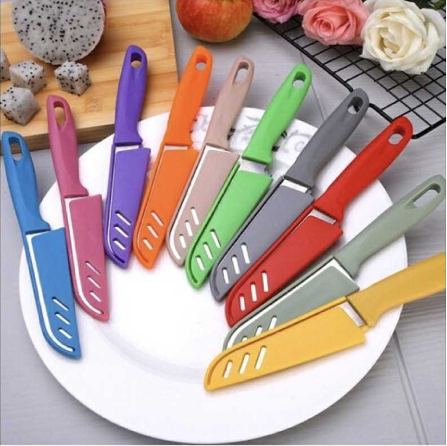 Sharp stainless steel blade knife with protective sheath